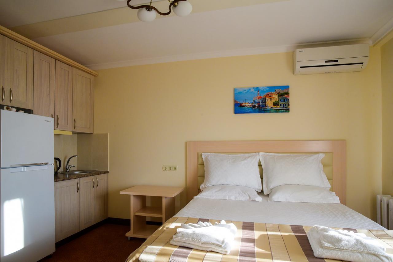 Aparthotel On Klinichna St. เคียฟ ภายนอก รูปภาพ
