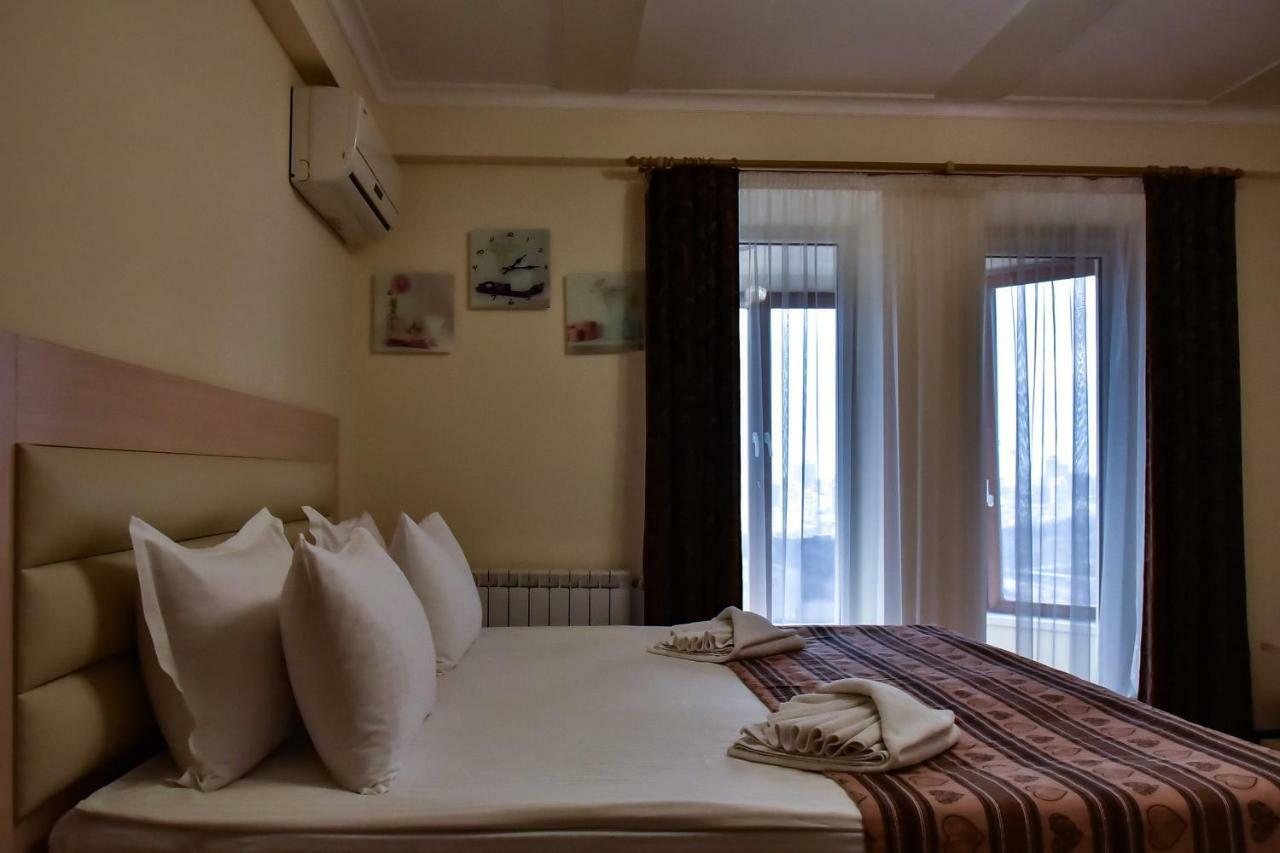 Aparthotel On Klinichna St. เคียฟ ภายนอก รูปภาพ