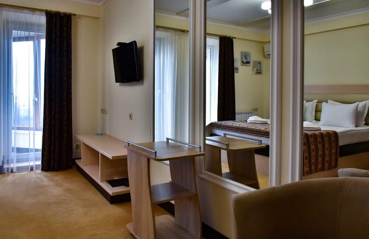 Aparthotel On Klinichna St. เคียฟ ภายนอก รูปภาพ